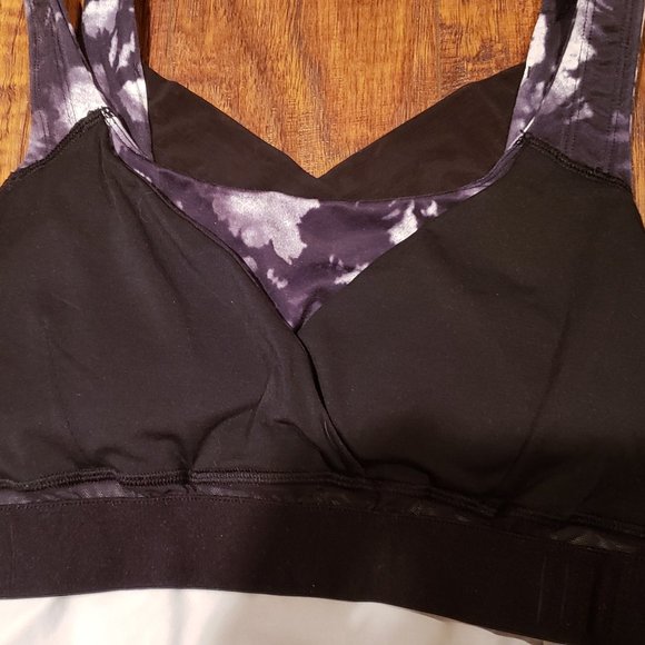 Lululemon top Med/8 built in bra - Picture 4 of 6